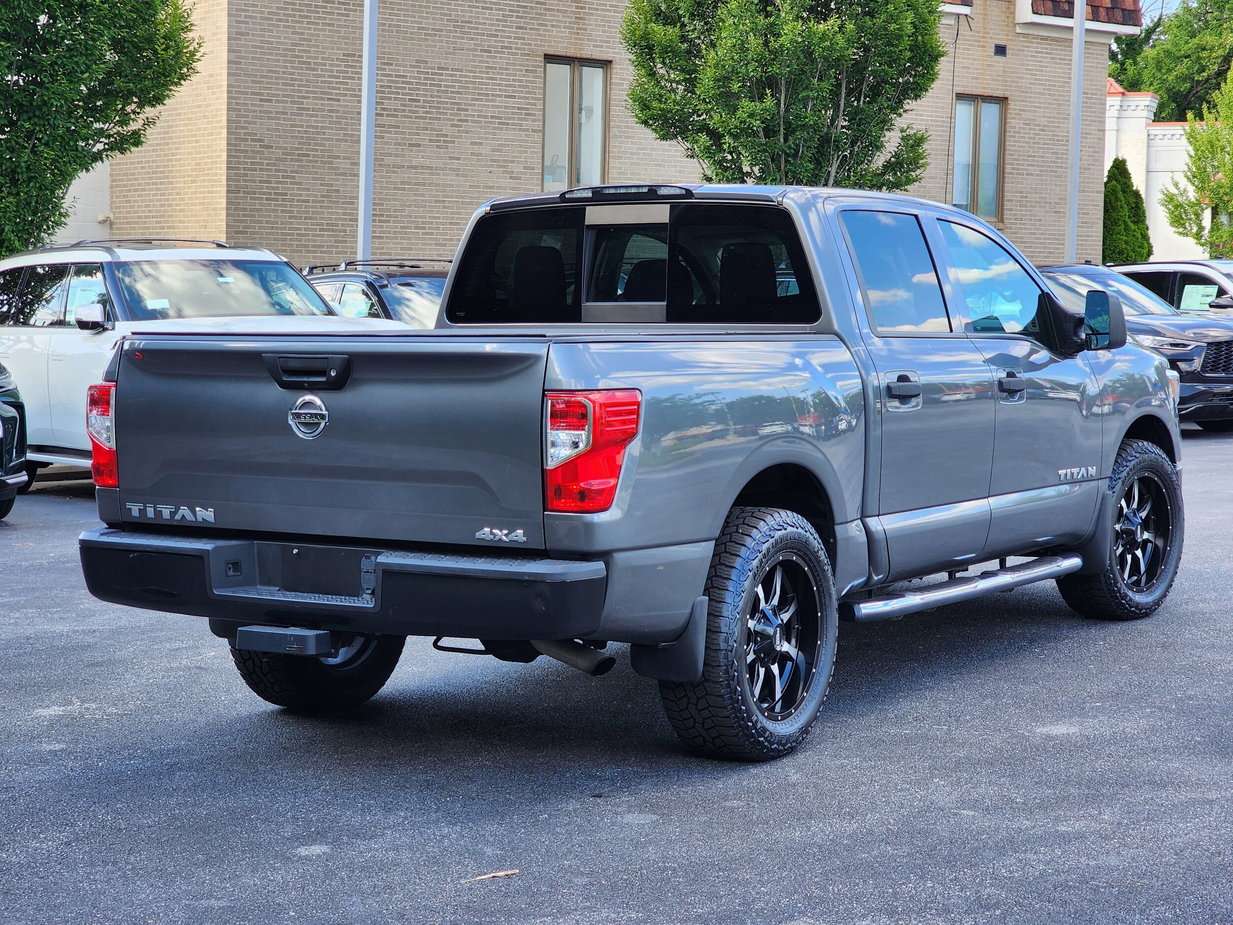 2018 Nissan Titan Crew Cab S photo 4