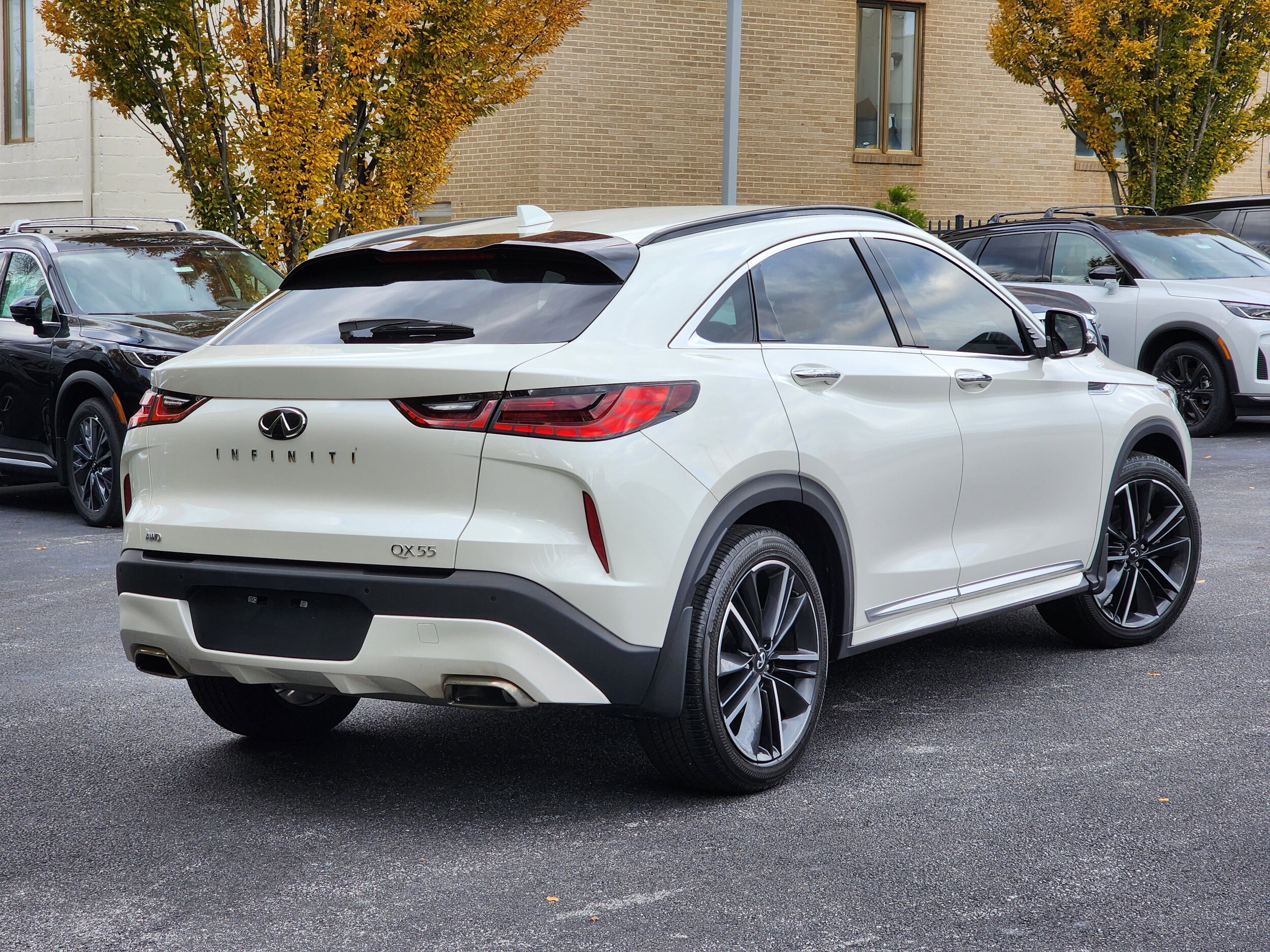 2023 Infiniti QX55 Essential photo 2