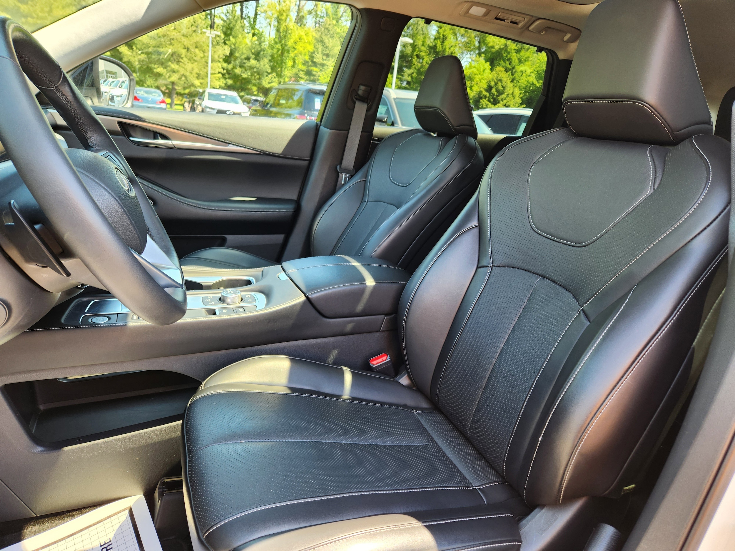 2025 INFINITI QX60 LUXE - Photo 10