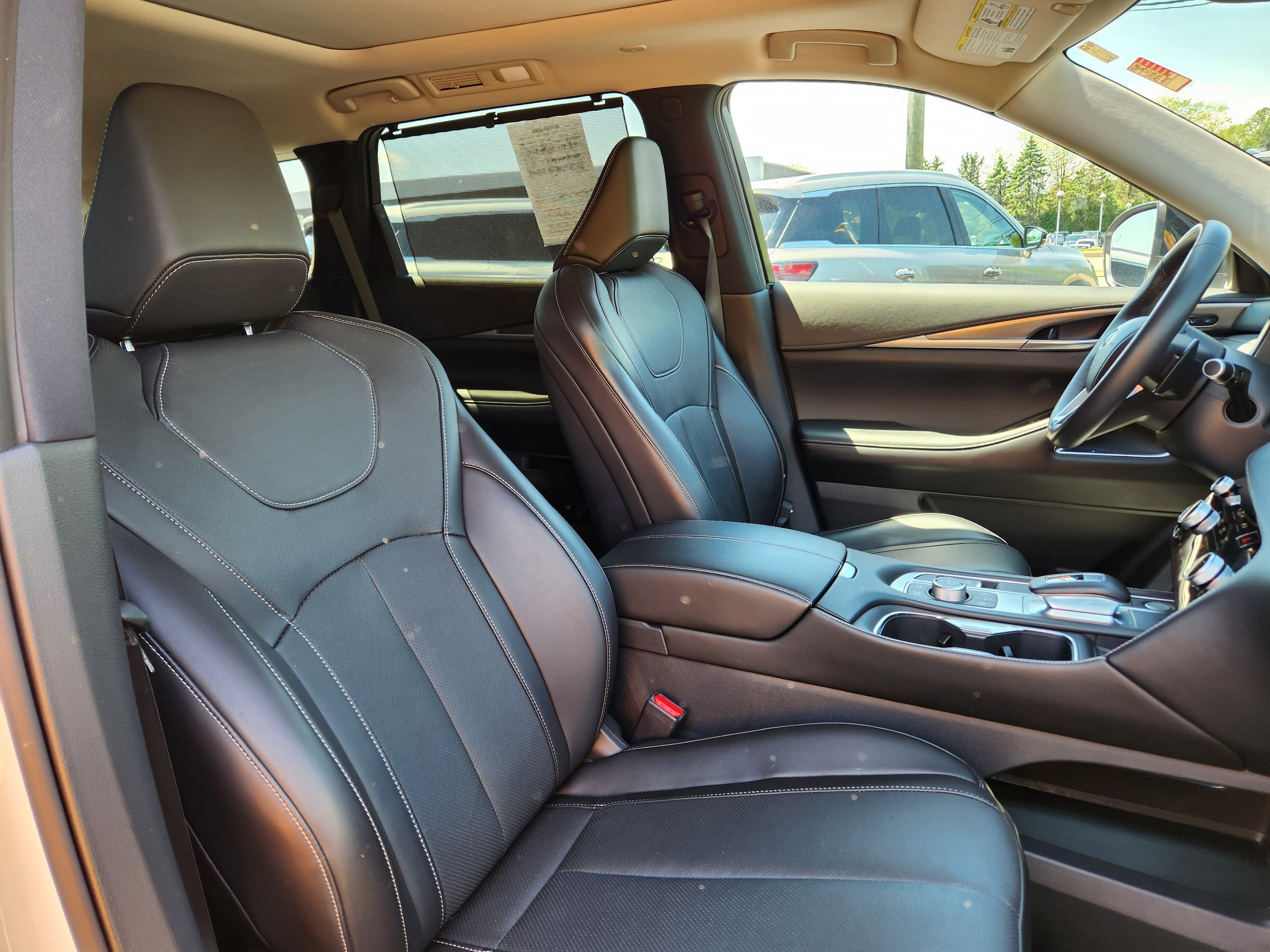 2025 INFINITI QX60 LUXE - Photo 16