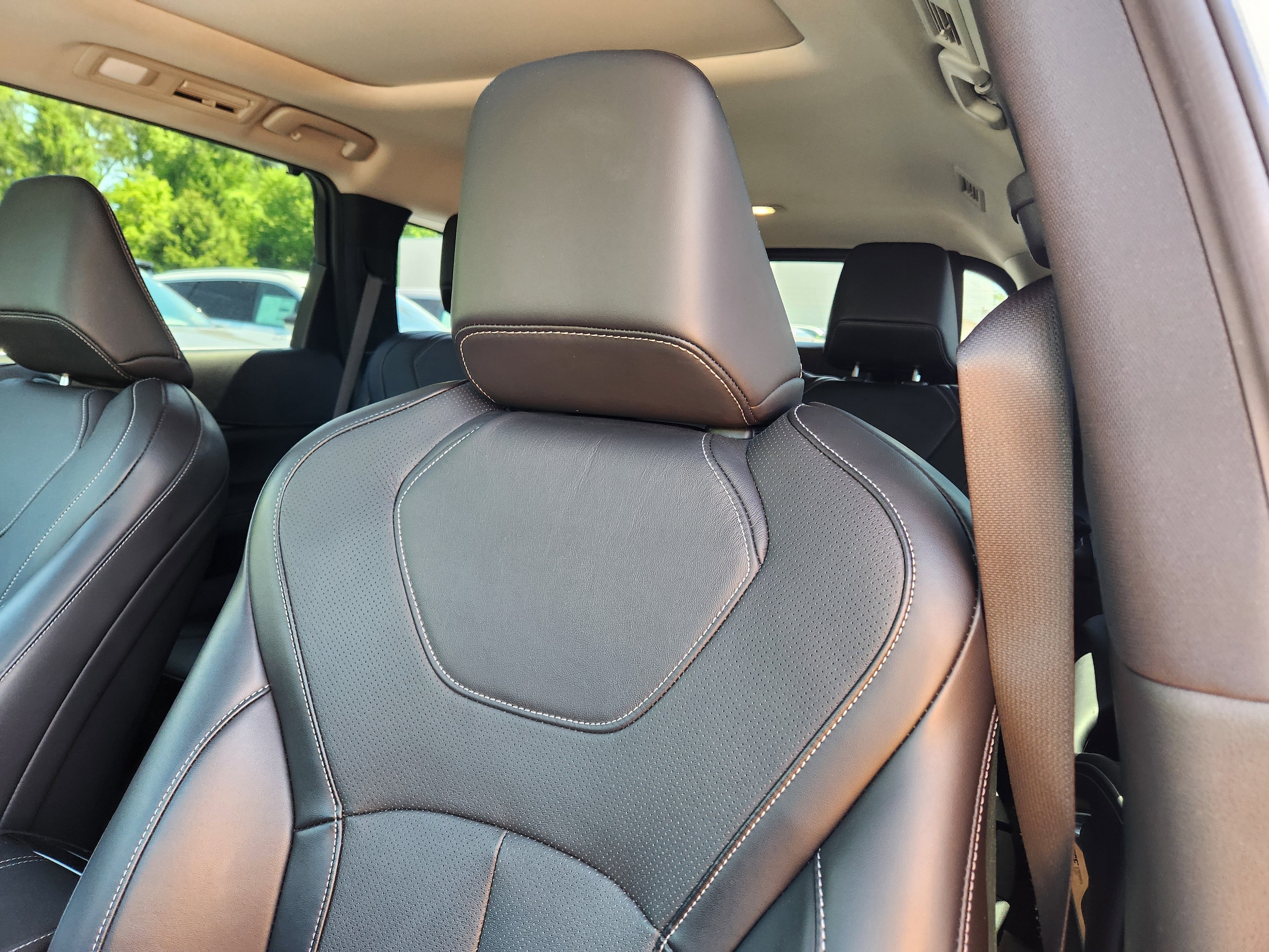 2025 INFINITI QX60 LUXE - Photo 11