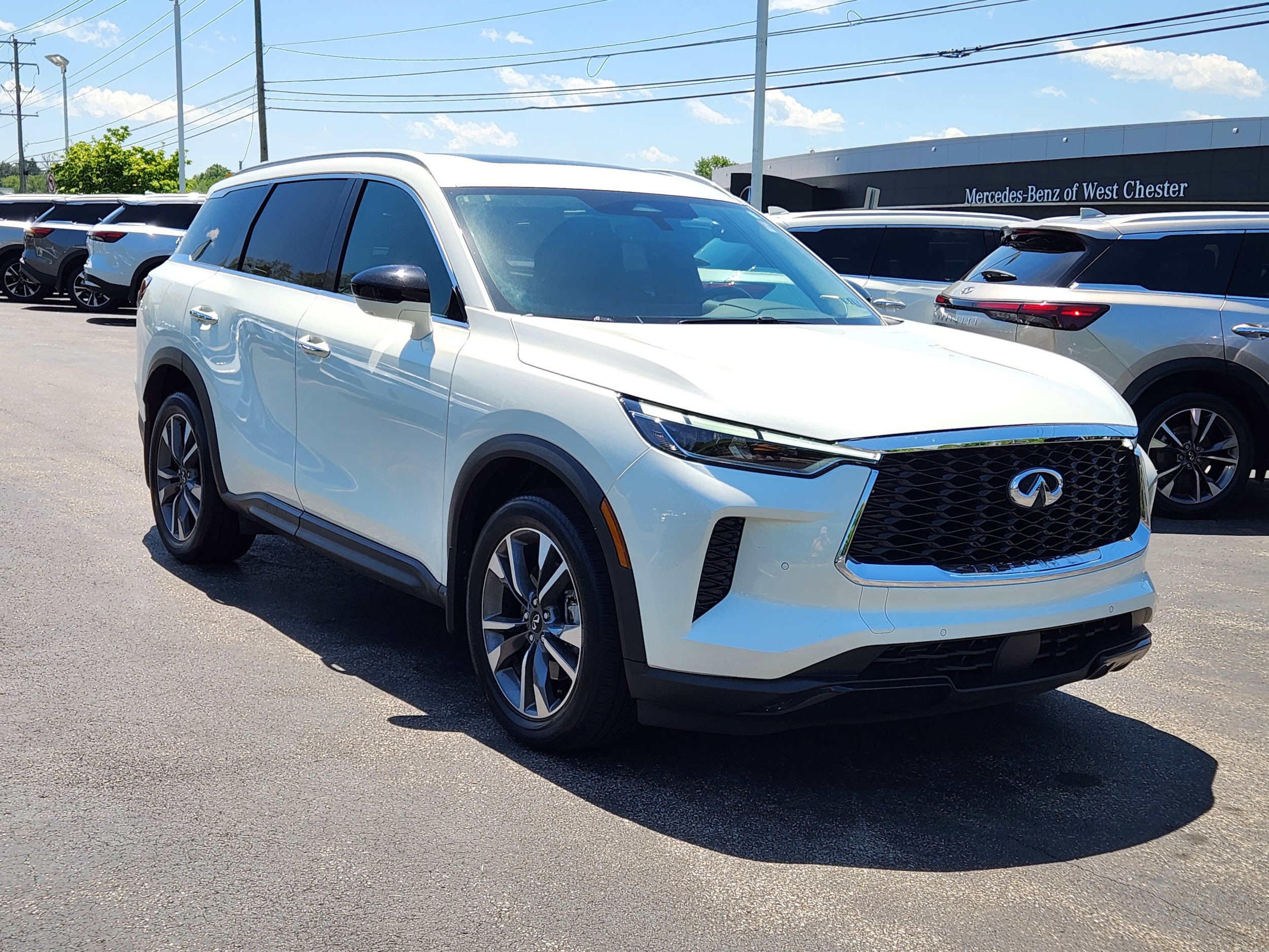 2025 INFINITI QX60 LUXE - Photo 2