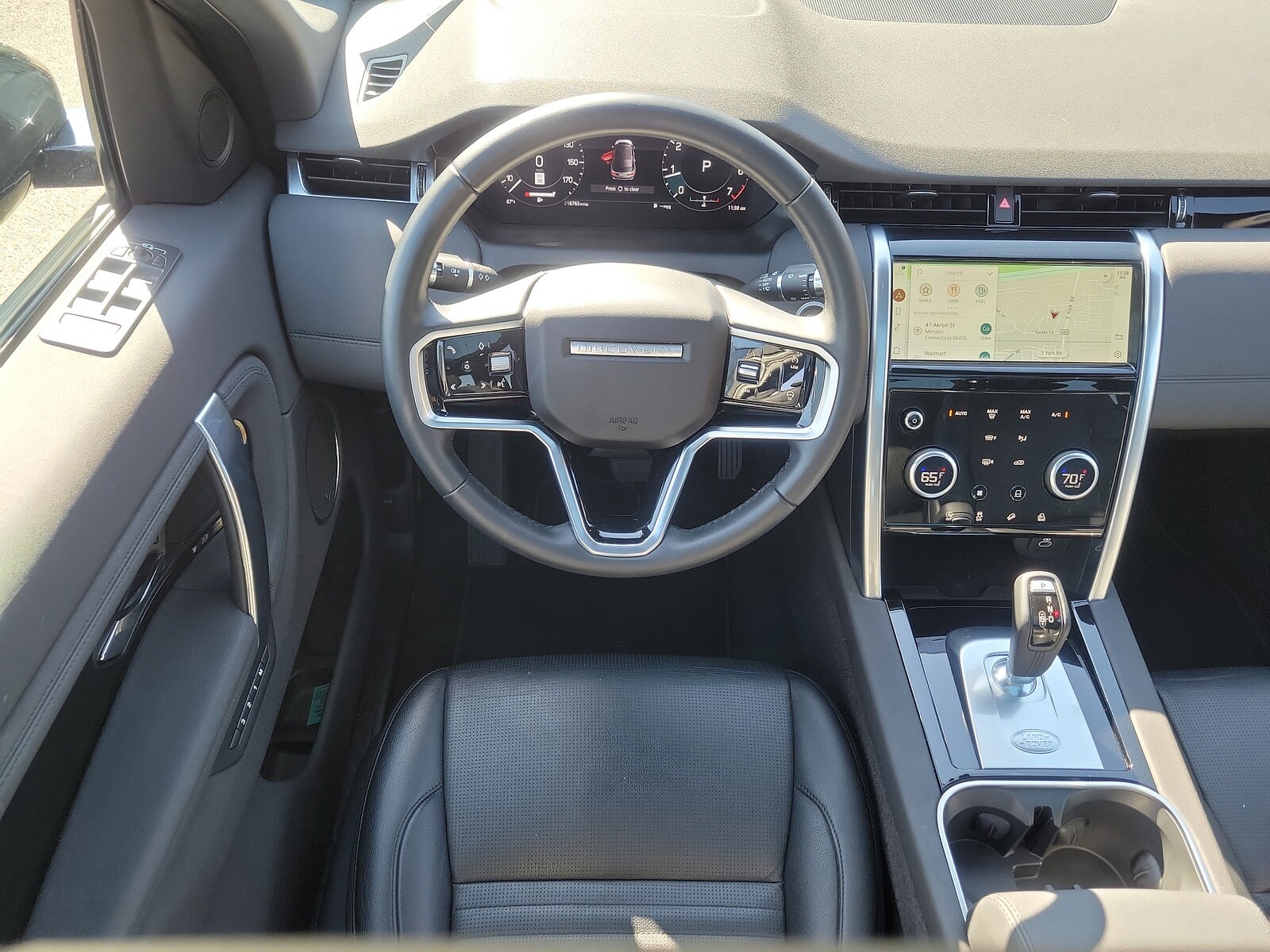 2022 Land Rover Discovery Sport SE photo 4