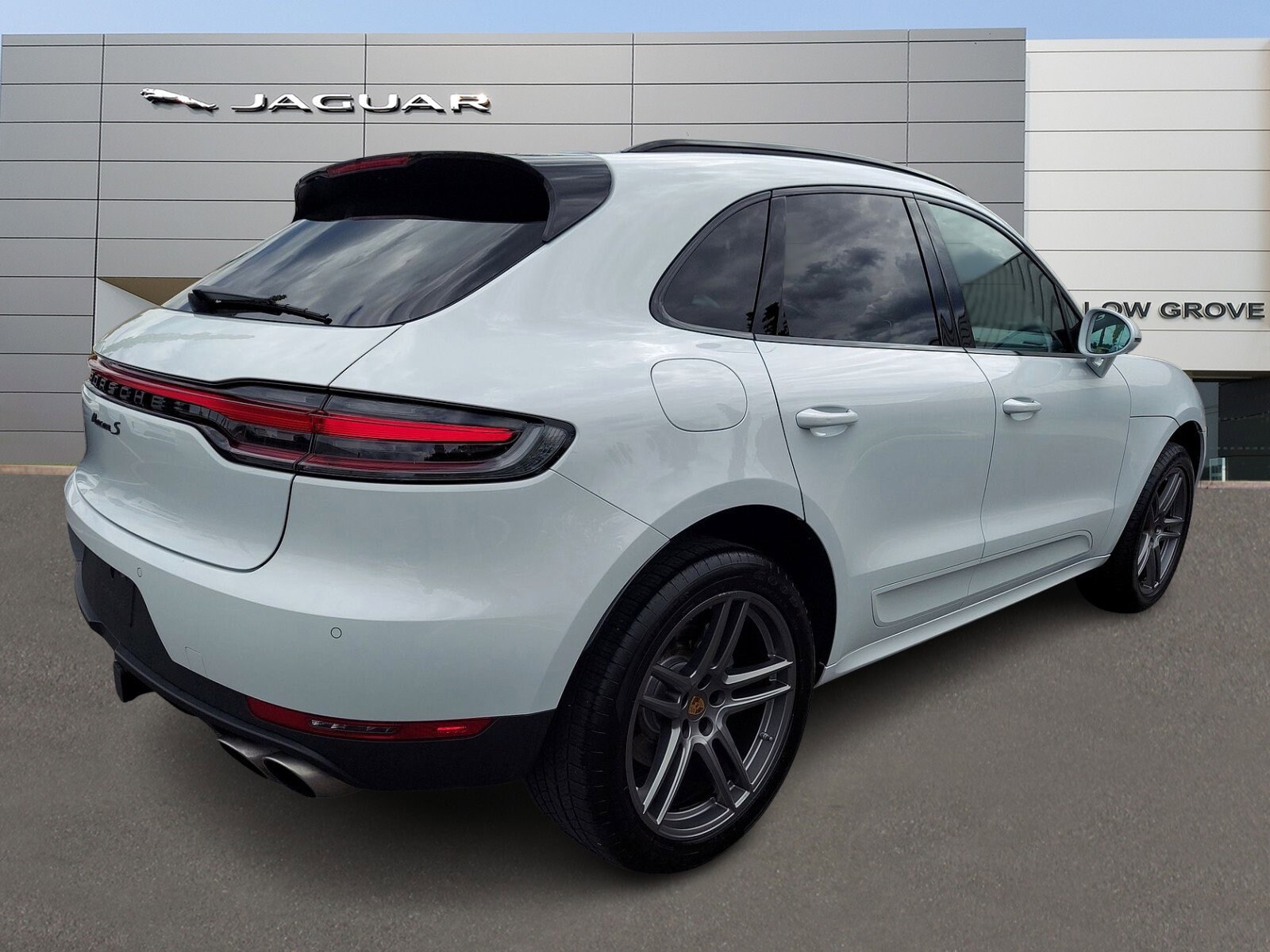 2021 Porsche Macan S photo 2