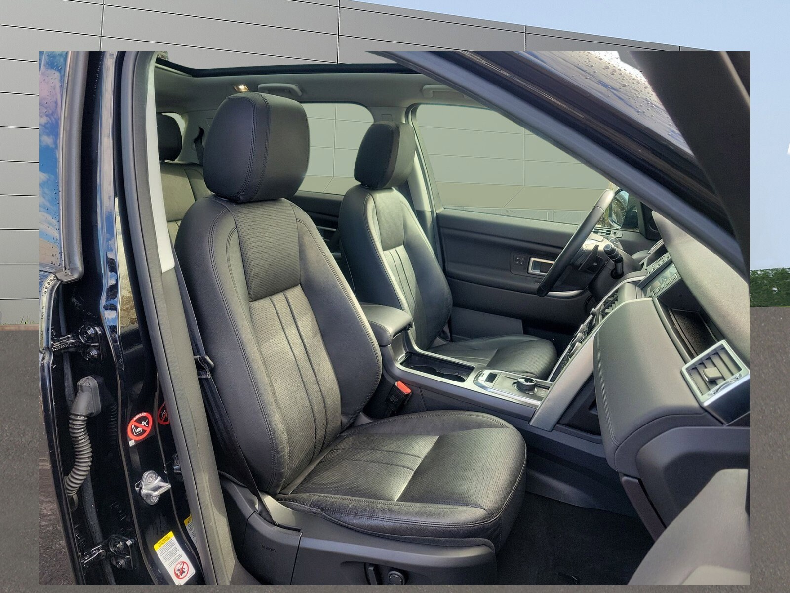 2018 Land Rover Discovery Sport HSE photo 3