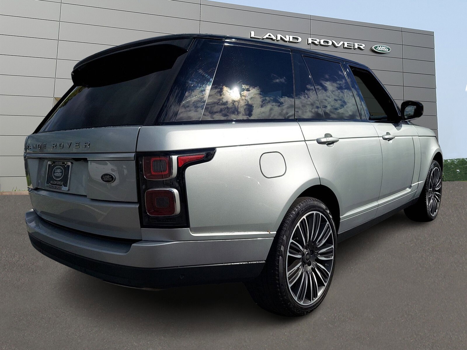 2019 Land Rover Range Rover SuperCharged photo 2