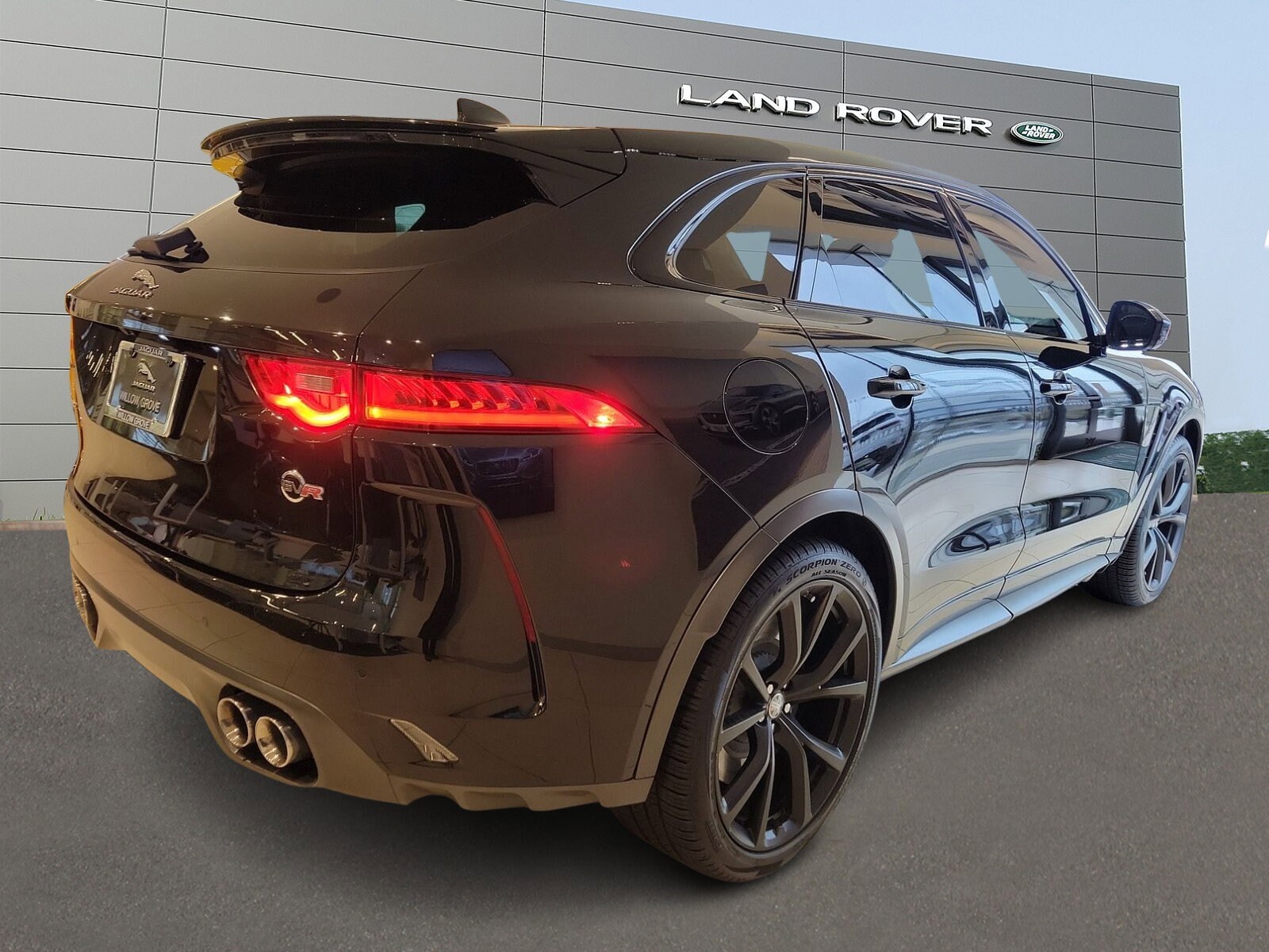 2020 Jaguar F-PACE SVR photo 2