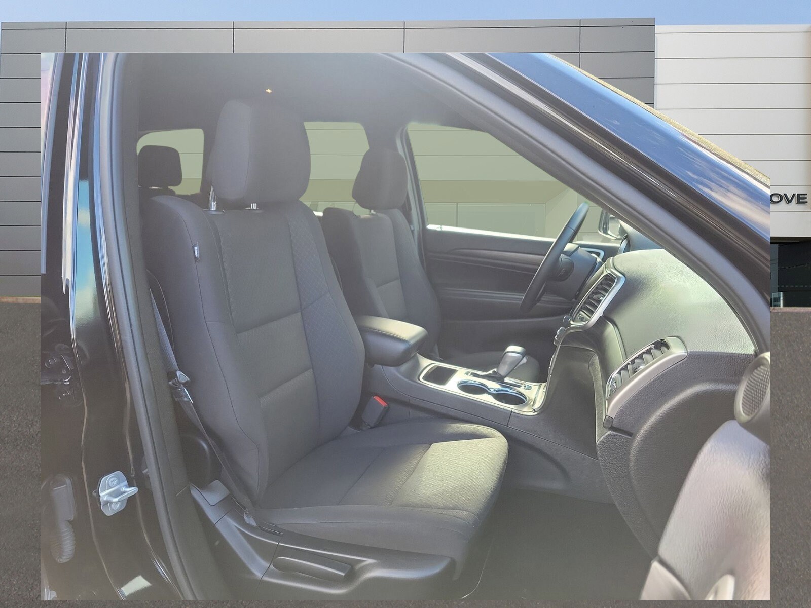 2020 Jeep Grand Cherokee Laredo E photo 3