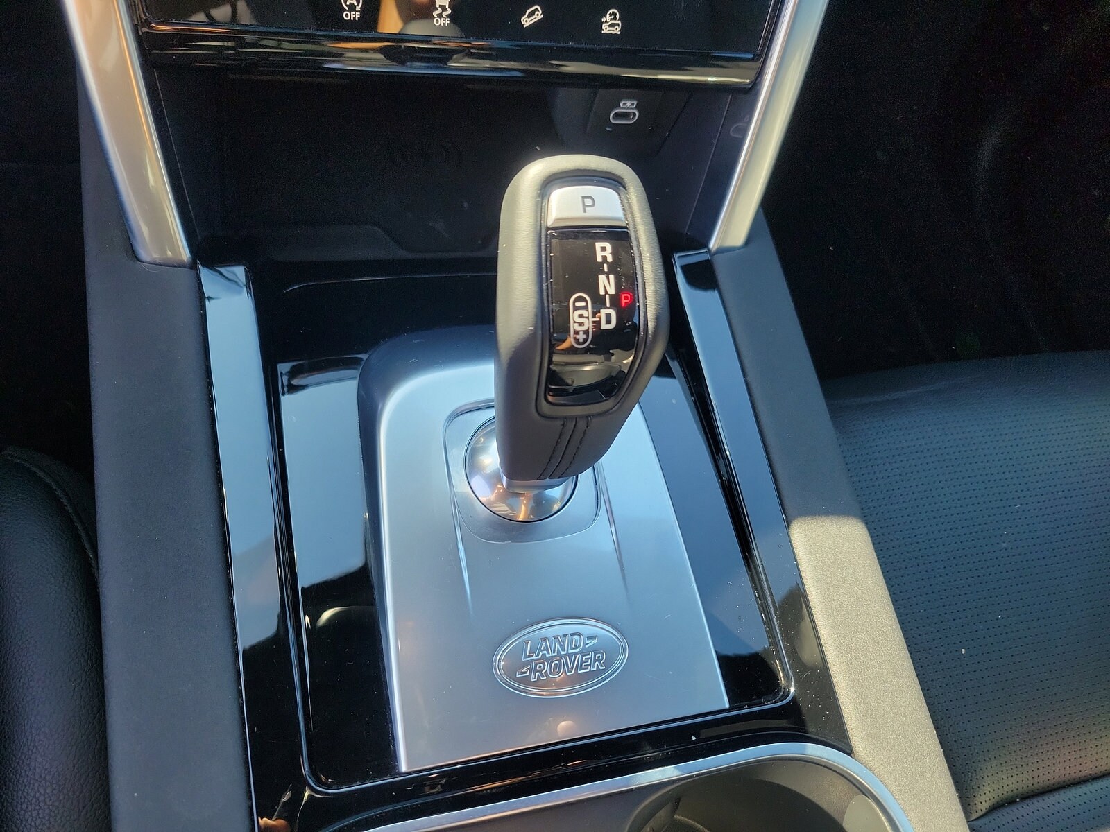 2022 Land Rover Discovery Sport SE - Photo 12
