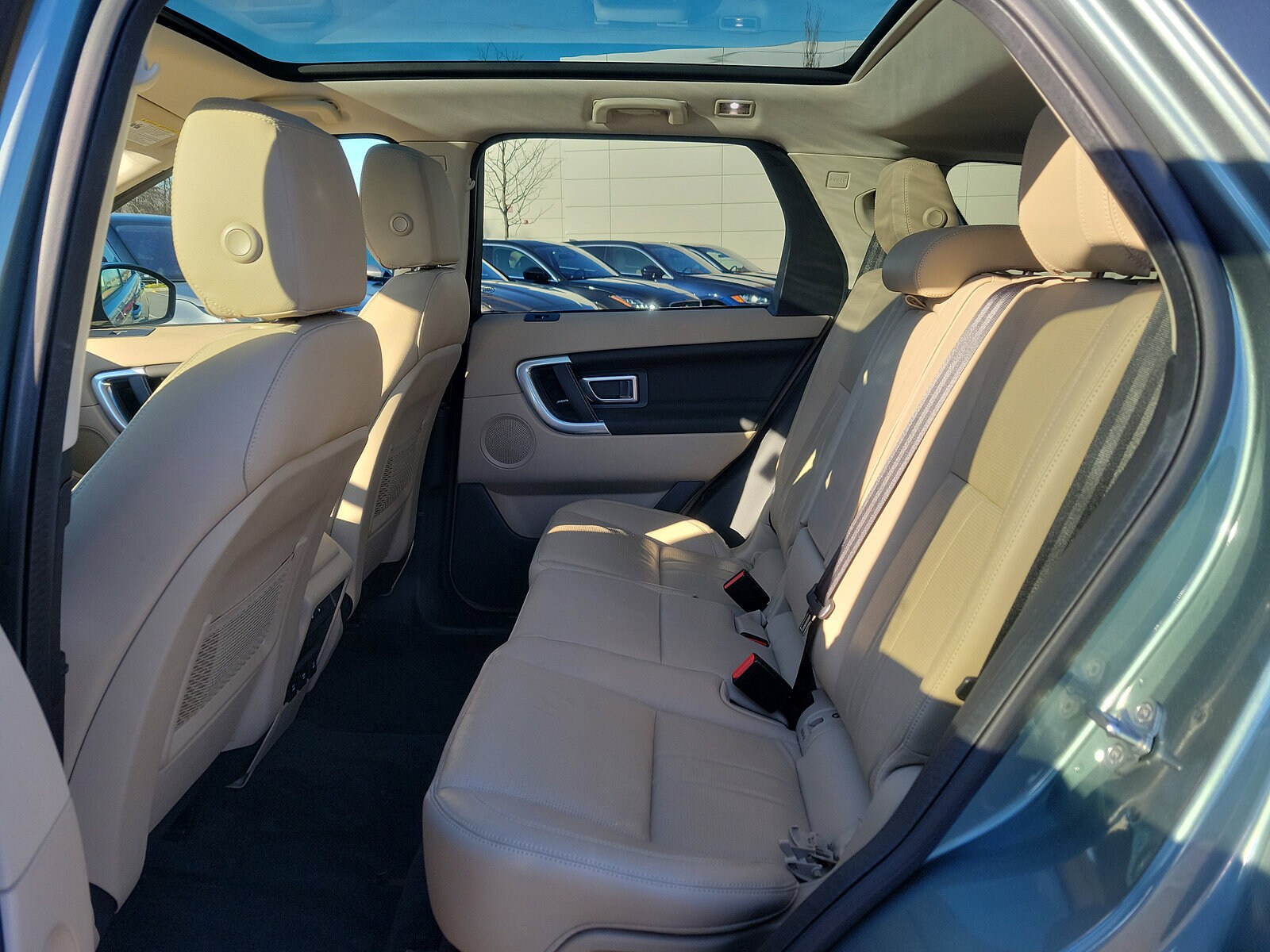 2019 Land Rover Discovery Sport HSE photo 4
