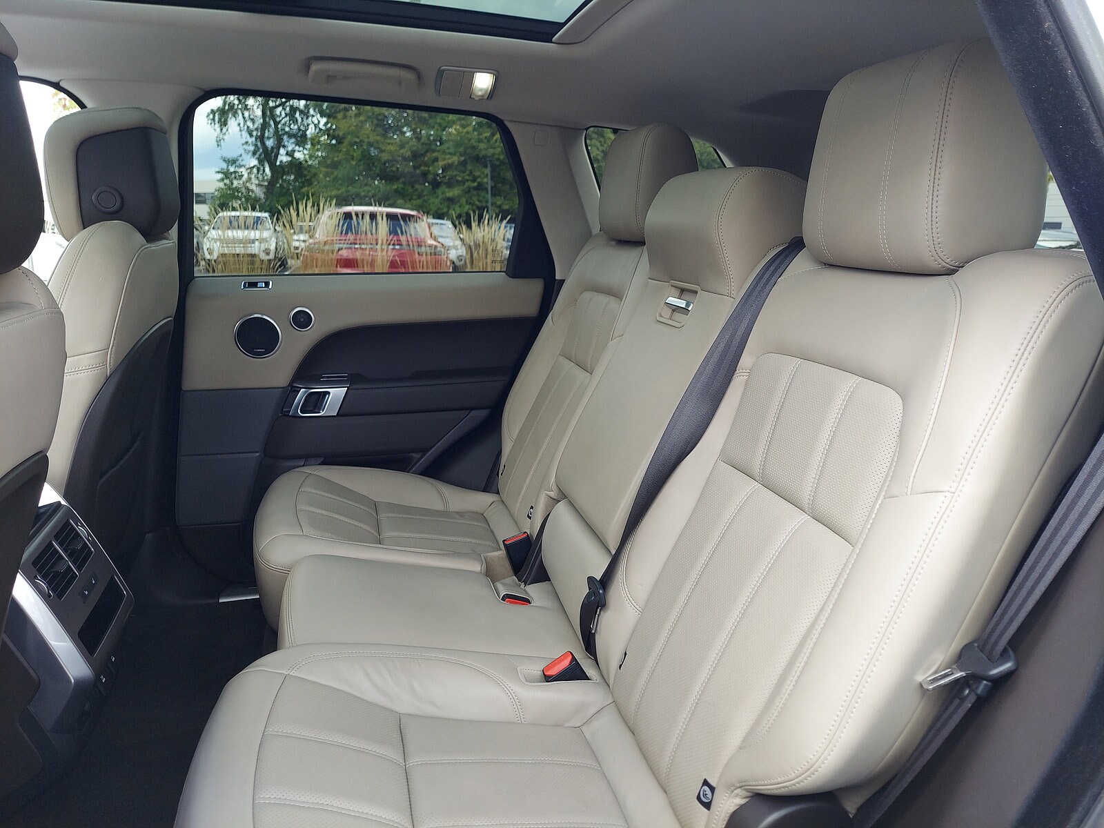 2018 Land Rover Range Rover Sport SuperCharged HSE photo 4