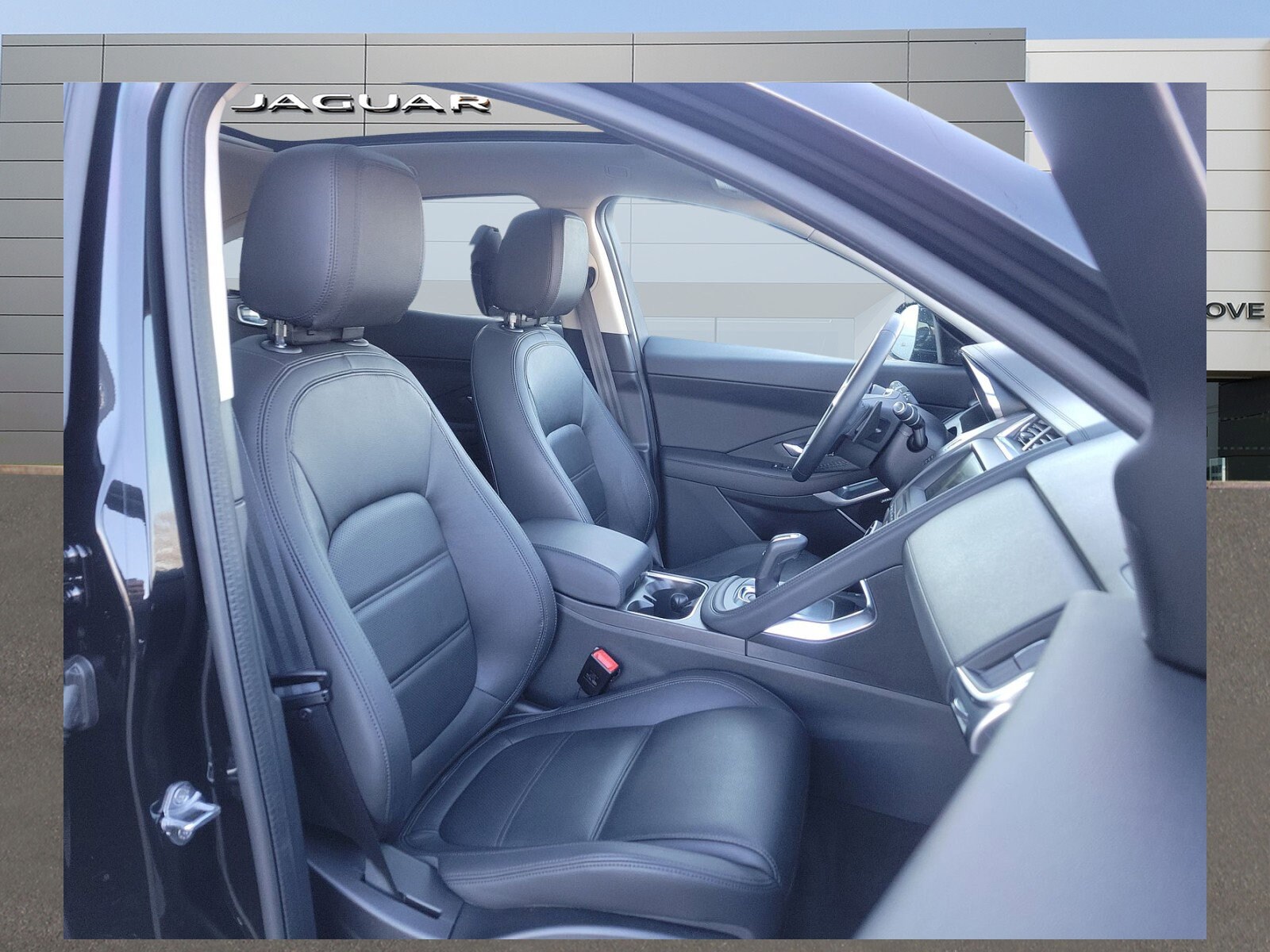 2020 Jaguar E-PACE P250 SE photo 3