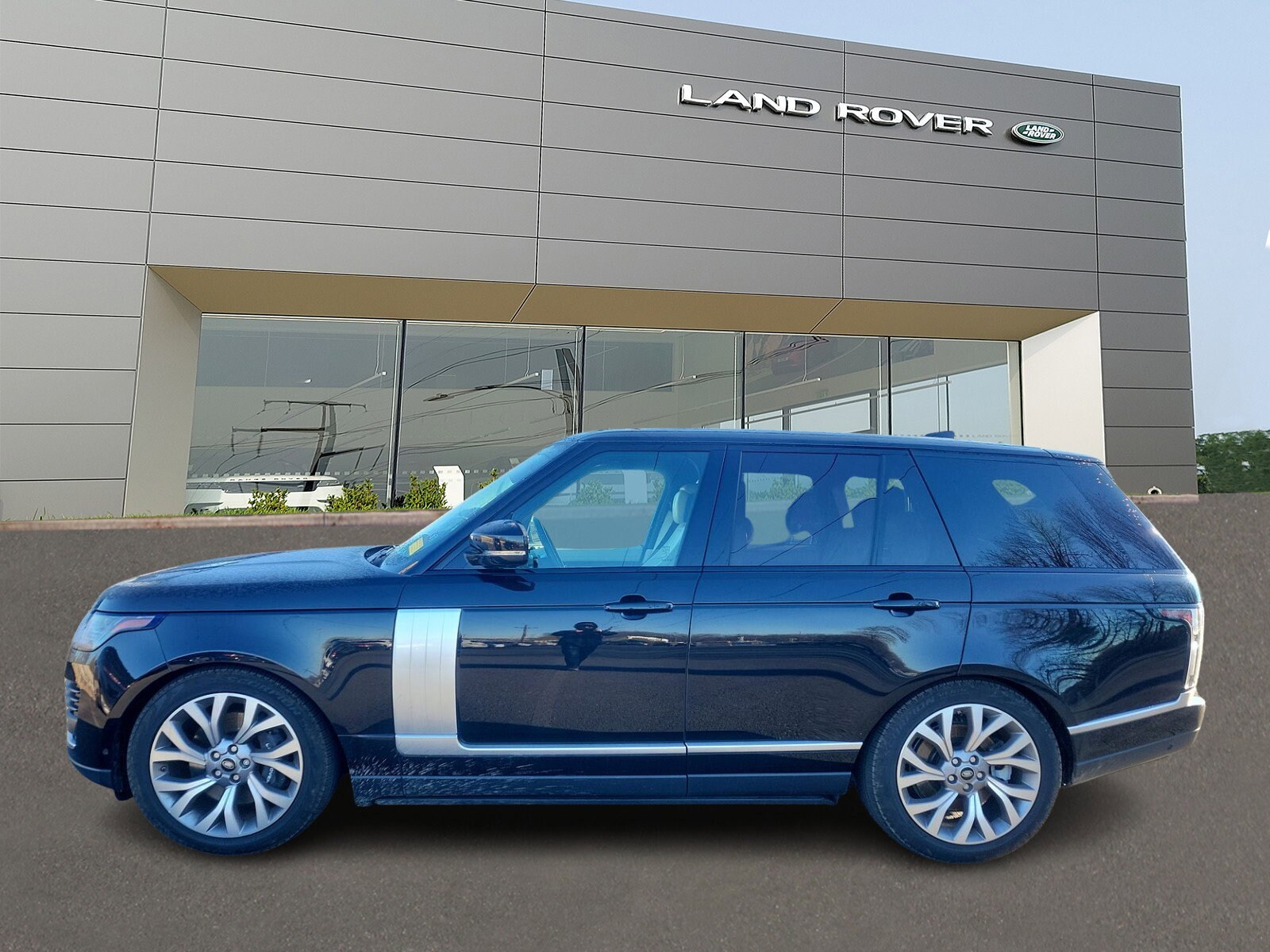 2018 Land Rover Range Rover SuperCharged photo 3