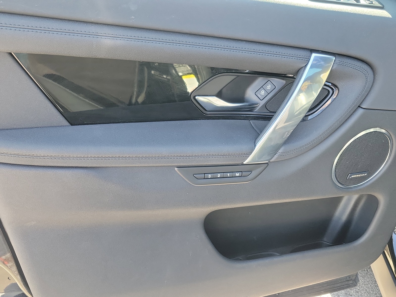 2022 Land Rover Discovery Sport SE - Photo 10