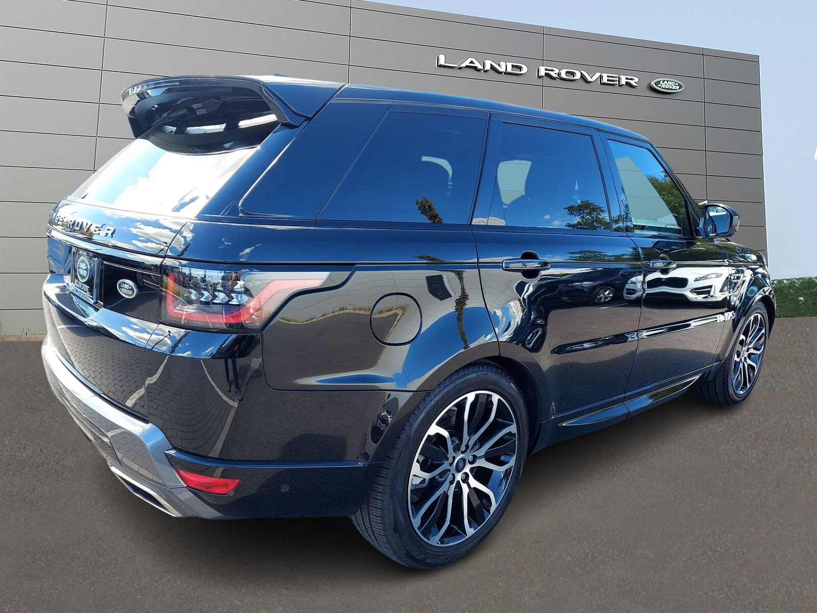 2022 Land Rover Range Rover Sport HSE Silver Edition photo 2