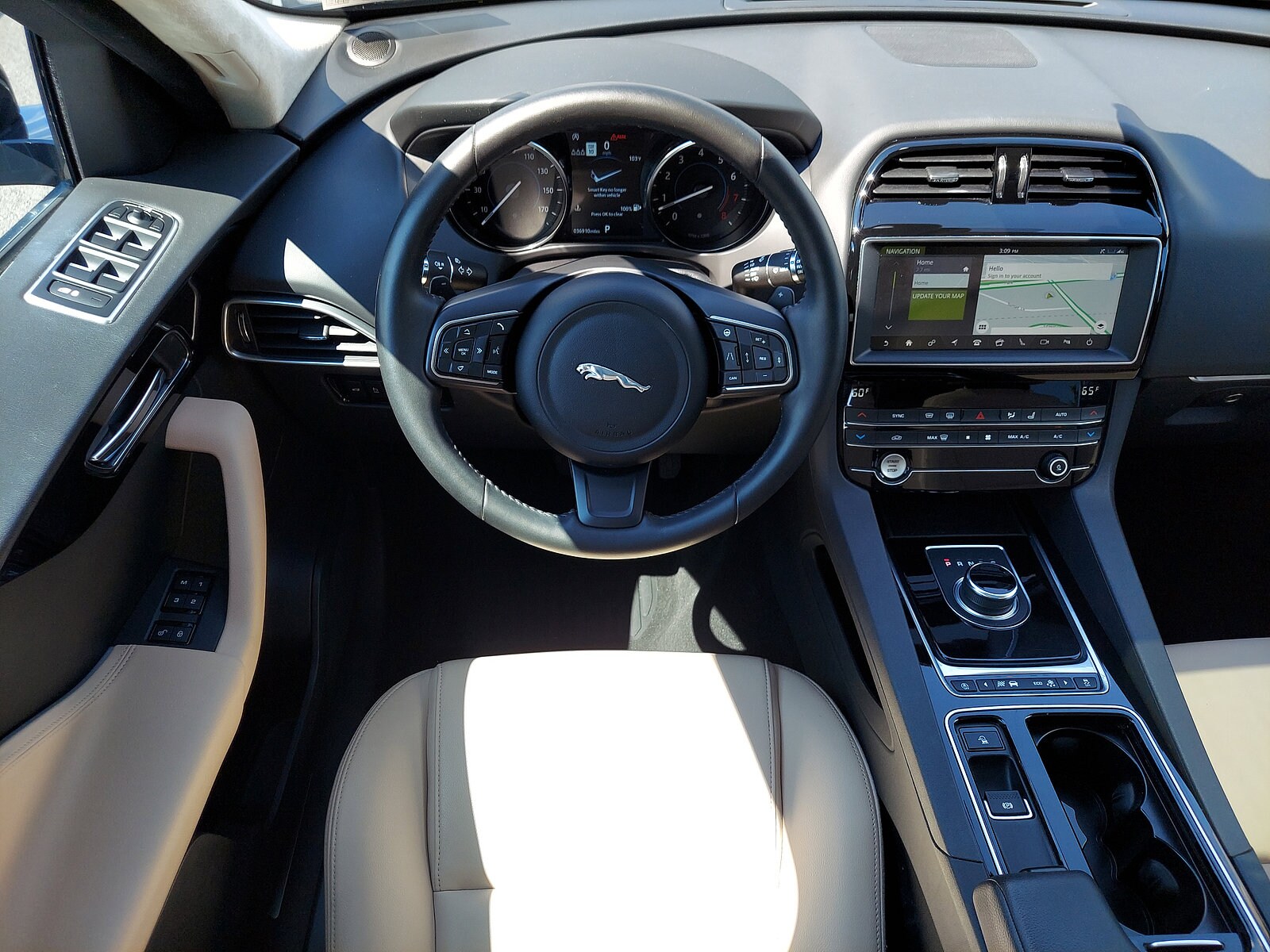 2020 Jaguar F-PACE Premium photo 4