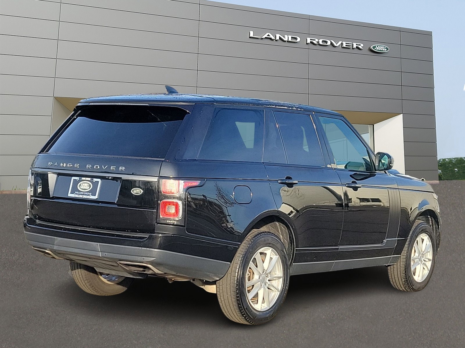 Certified 2018 Land Rover Range Rover Base with VIN SALGR2RV1JA501224 for sale in Ardmore, PA
