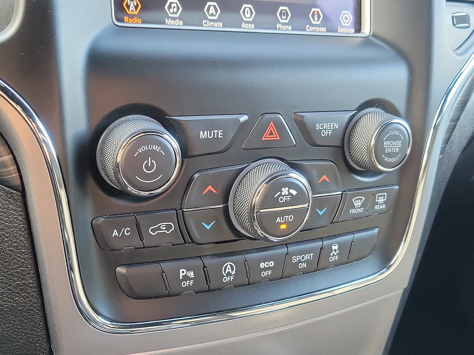 2020 Jeep Grand Cherokee Laredo E - Photo 12