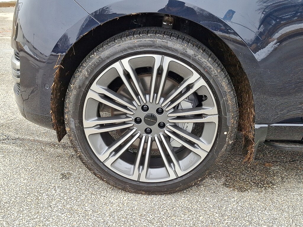 New 2026 Land Rover Range Rover P530 SE Sport Utility