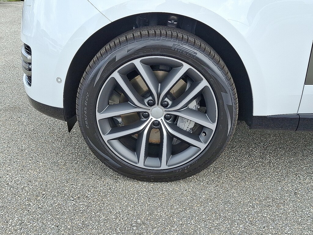 New 2025 Land Rover Range Rover P530 SE Sport Utility