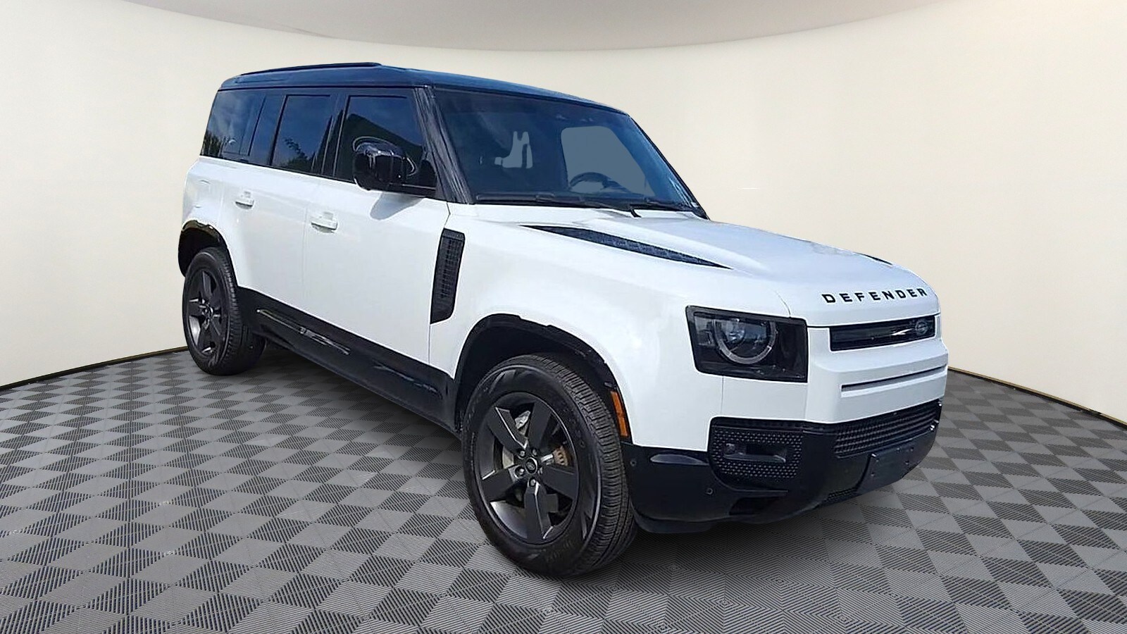 2024 Land Rover Defender 110 X-Dynamic SE photo 2
