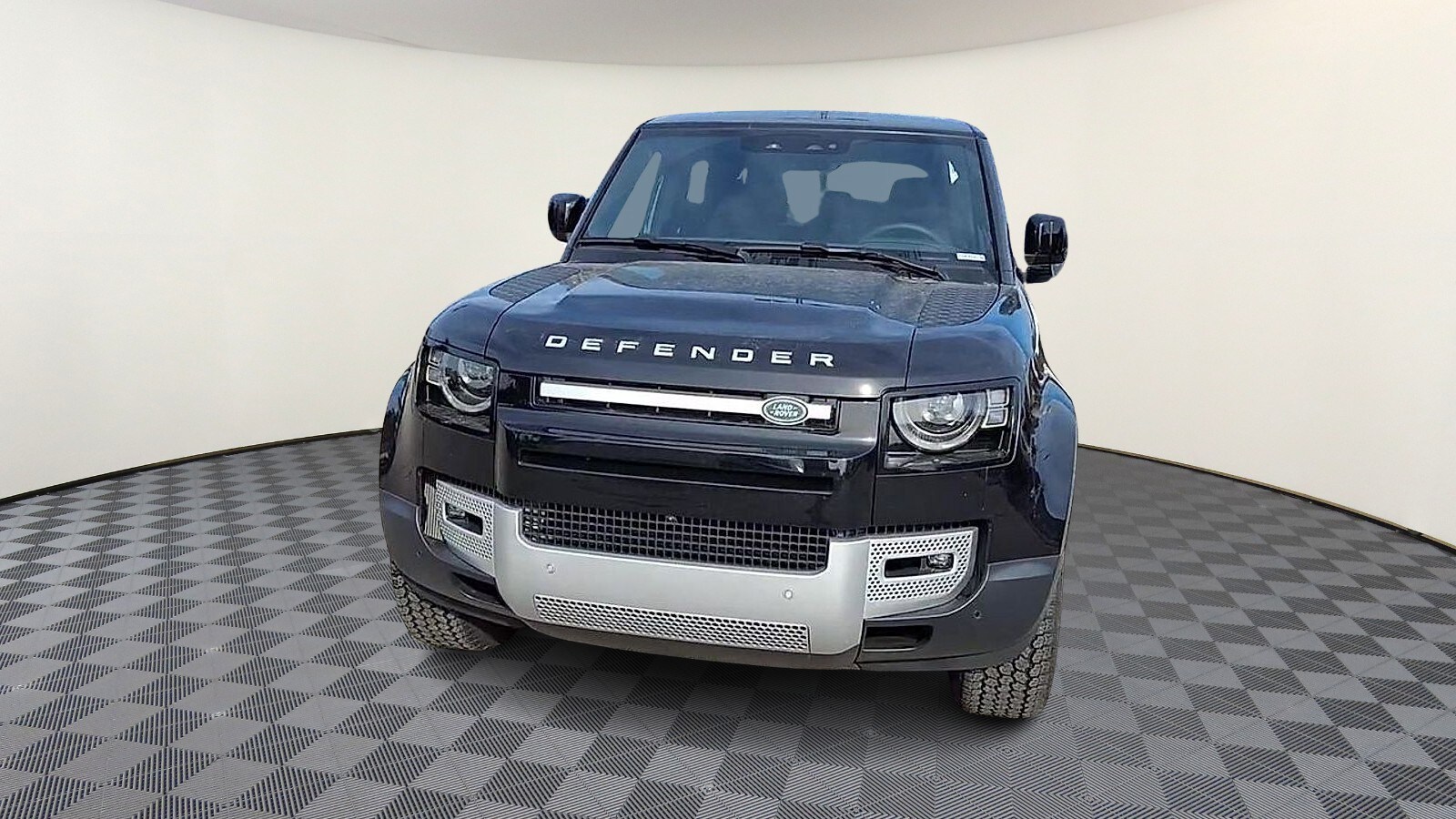 2025 Land Rover Defender 110 S photo 3