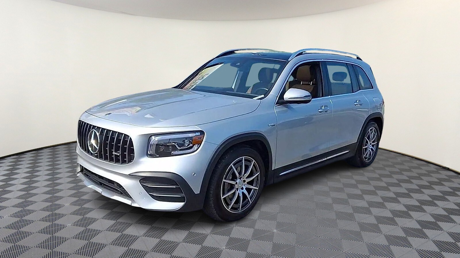 2022 Mercedes Benz GLB AMG 35 photo 4