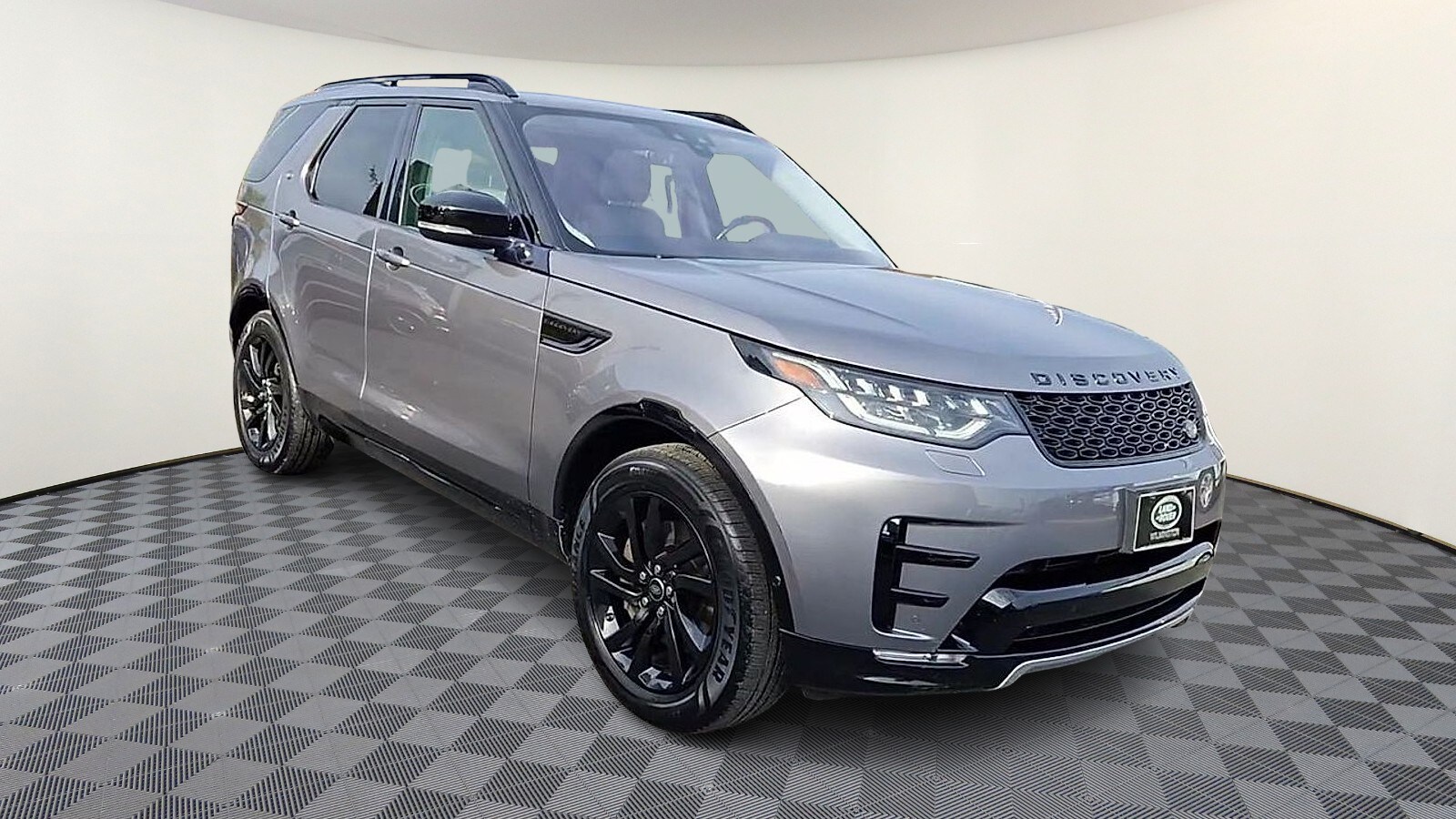 2020 Land Rover Discovery Landmark photo 2