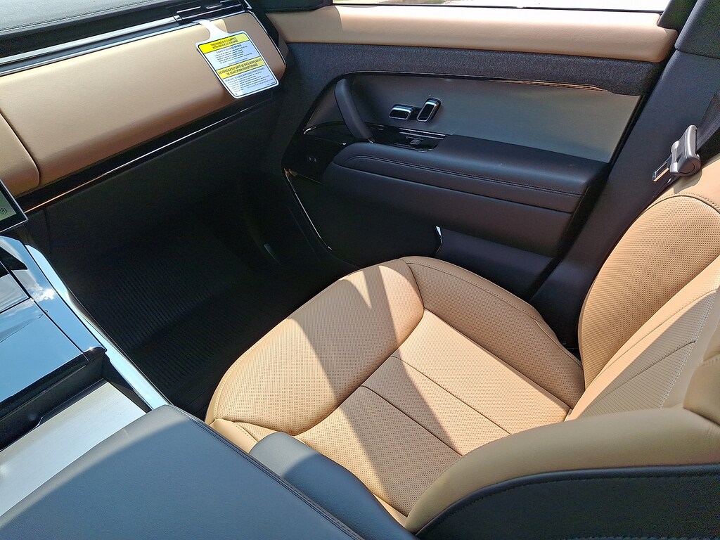 New 2026 Land Rover Range Rover Sport P400 Dynamic SE Sport Utility