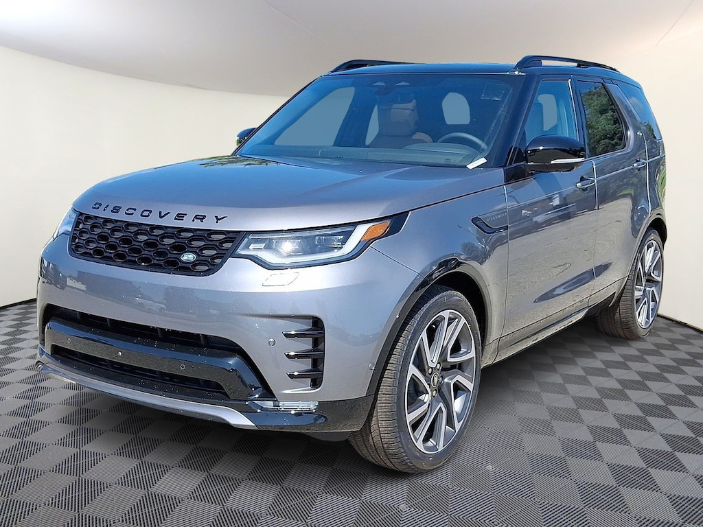 Used 2025 Land Rover Discovery P300 Dynamic SE SUV