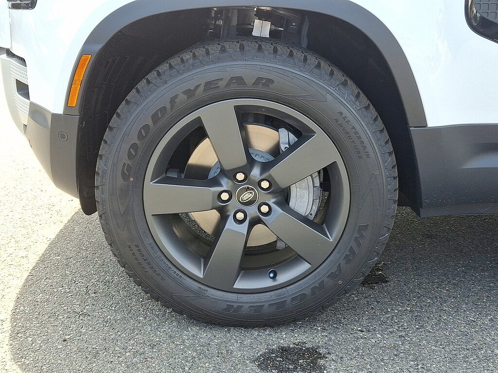 New 2025 Land Rover Defender 110 P400 S Sport Utility