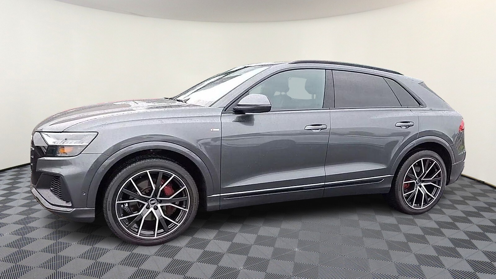 2021 Audi Q8 55 Prestige photo 4
