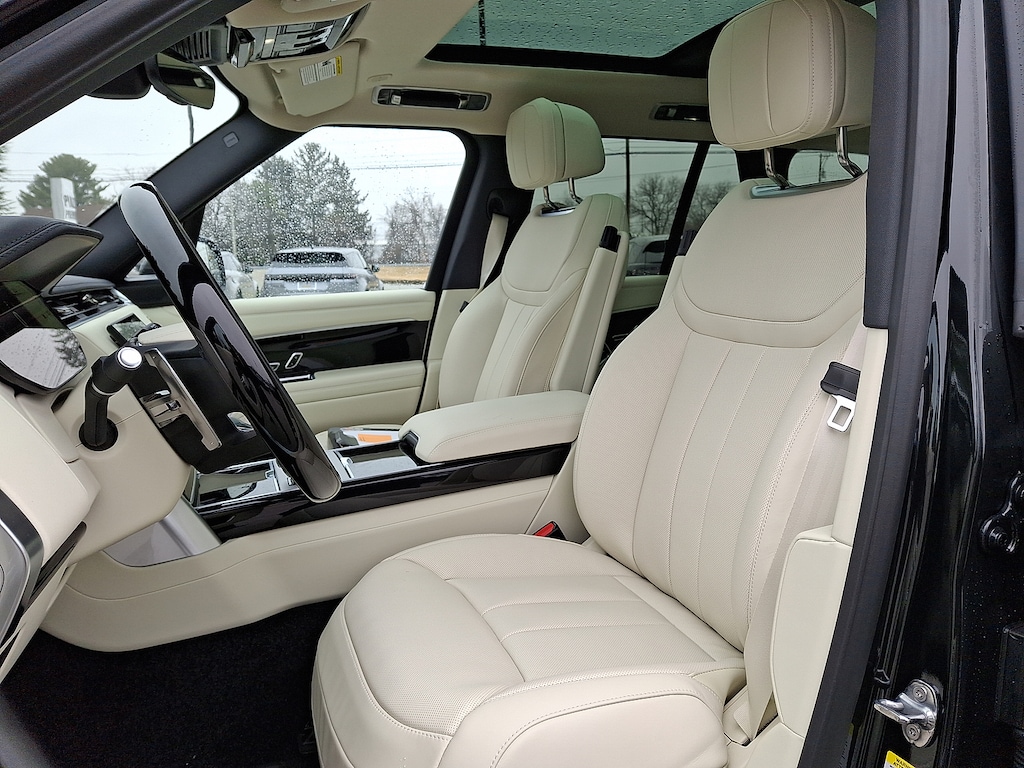 New 2026 Land Rover Range Rover P530 SE Sport Utility