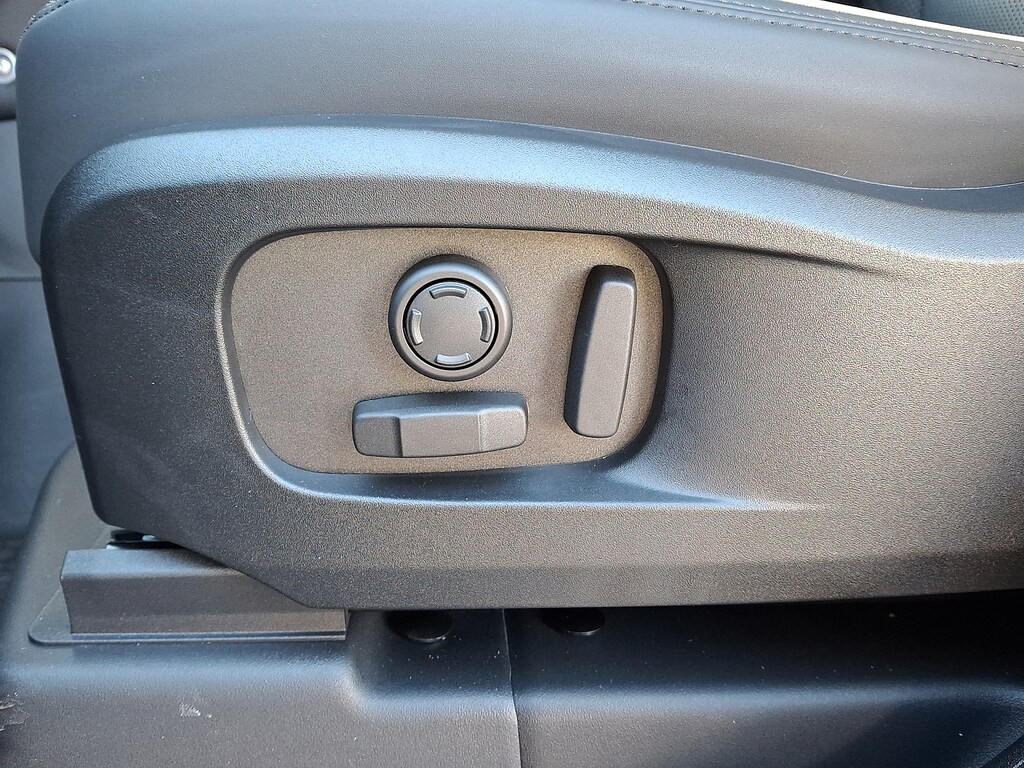 New 2025 Land Rover Defender 110 P400 S Sport Utility