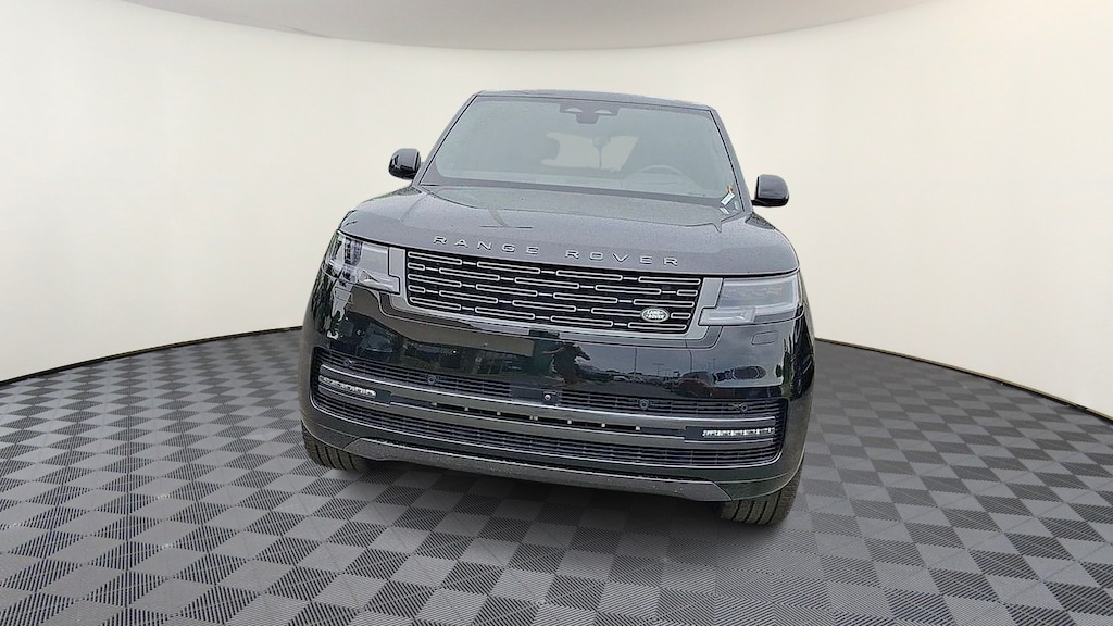 Certified 2025 Land Rover Range Rover P530 SE SUV