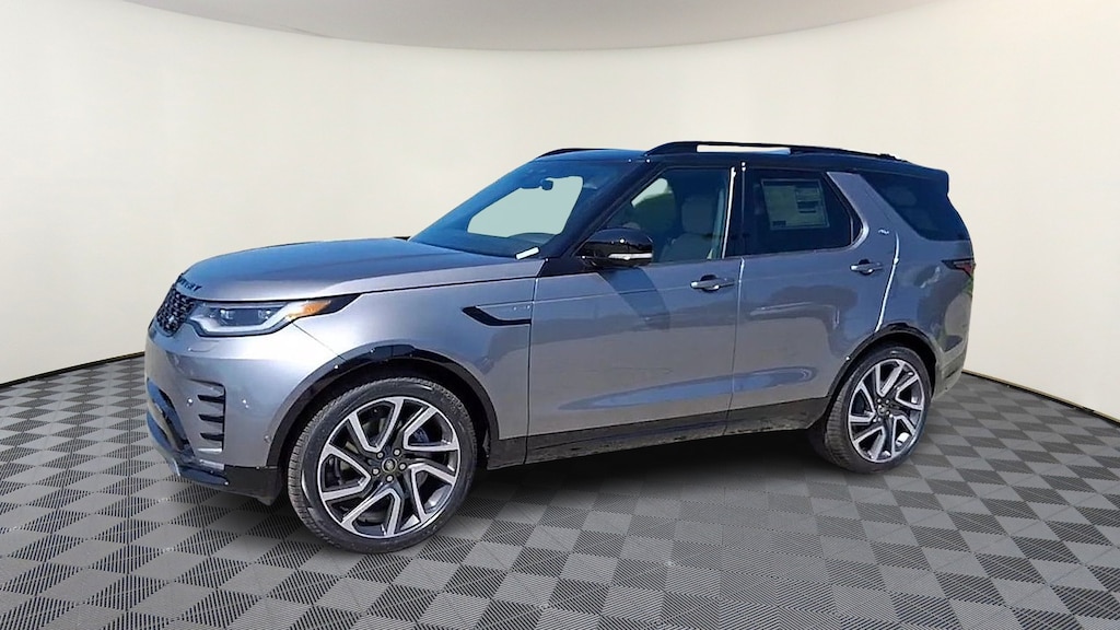 Used 2025 Land Rover Discovery P300 Dynamic SE SUV