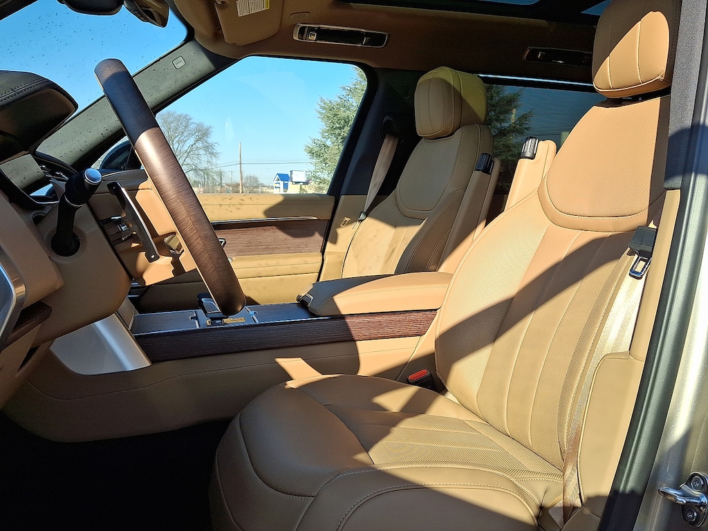 New 2026 Land Rover Range Rover P400 SE 7 Seat Sport Utility