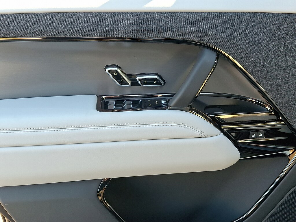 New 2025 Land Rover Range Rover Sport P360 SE Sport Utility