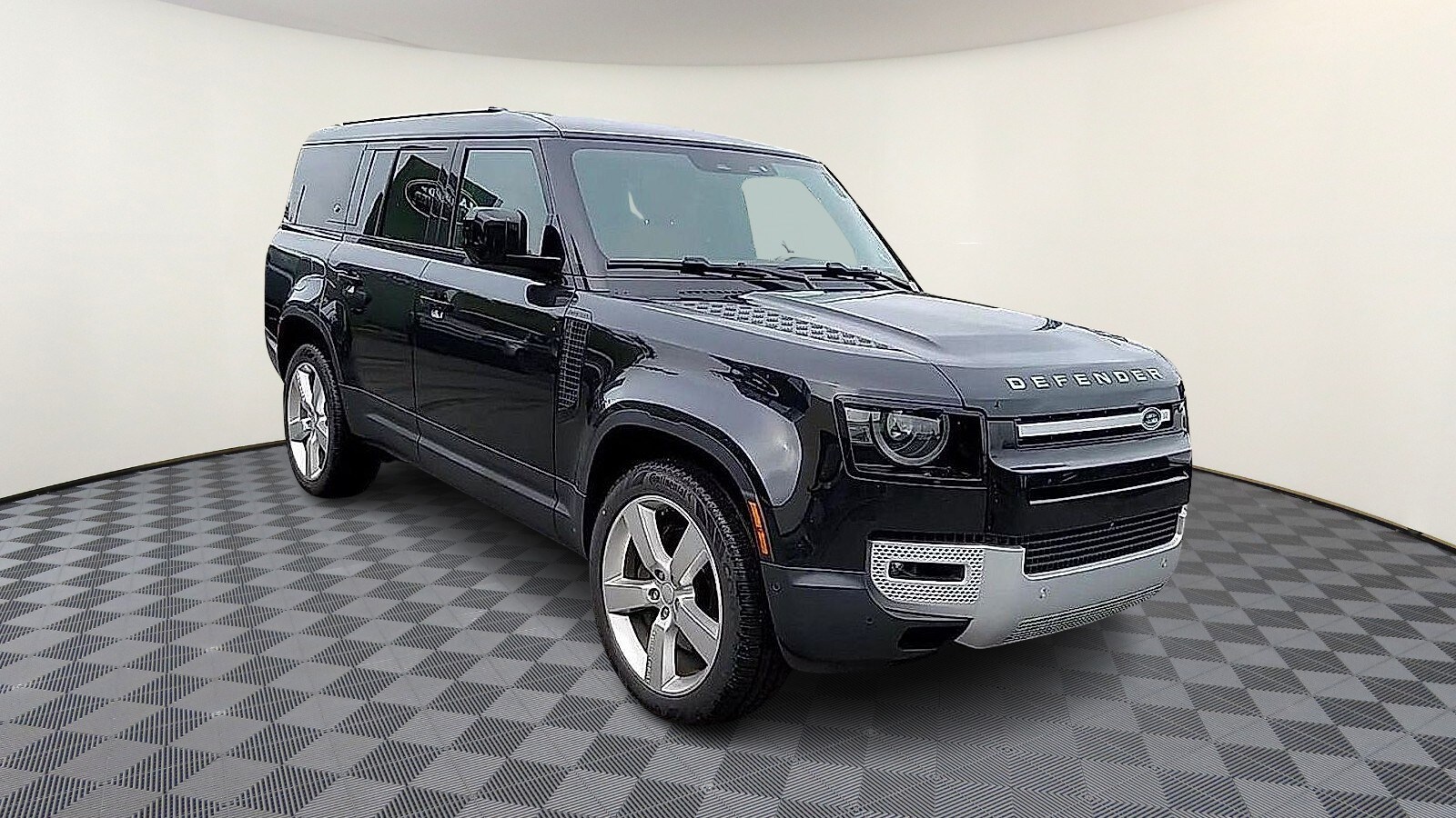 2024 Land Rover Defender 130 S photo 2