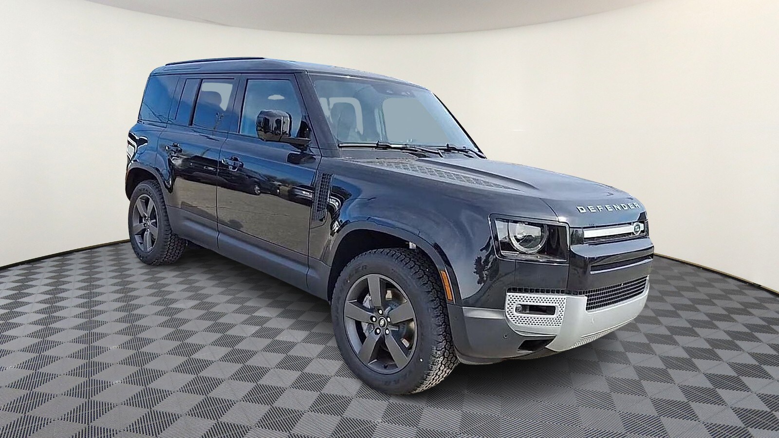 2025 Land Rover Defender 110 S photo 2