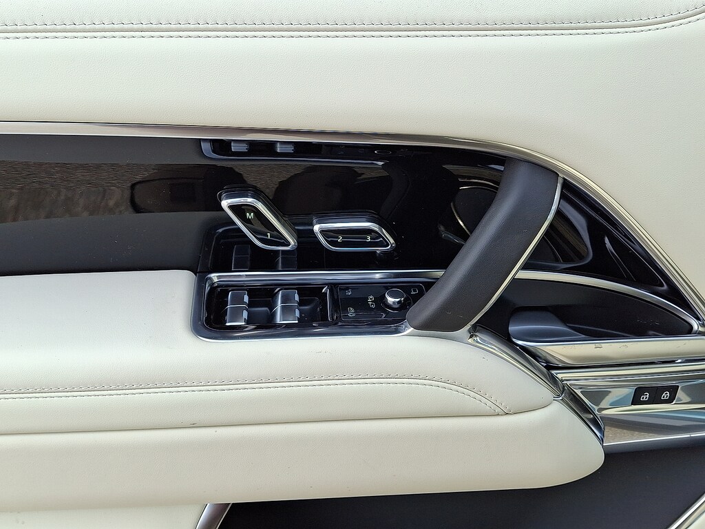 New 2026 Land Rover Range Rover SE Sport Utility