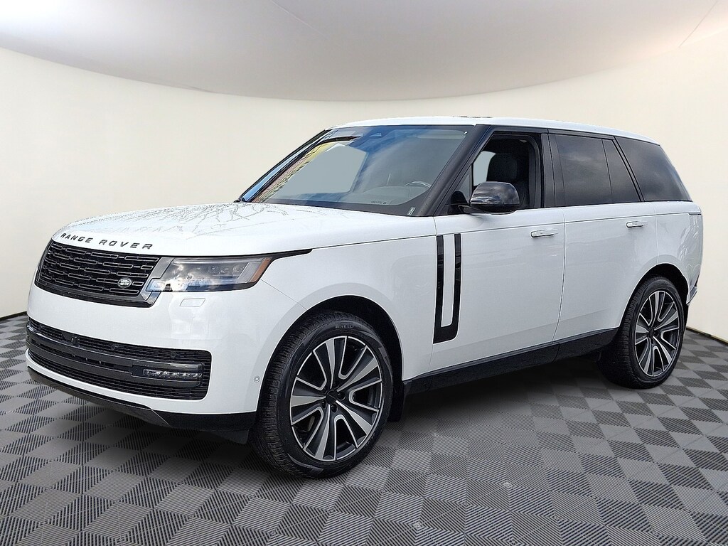 New 2026 Land Rover Range Rover P400 SE Sport Utility
