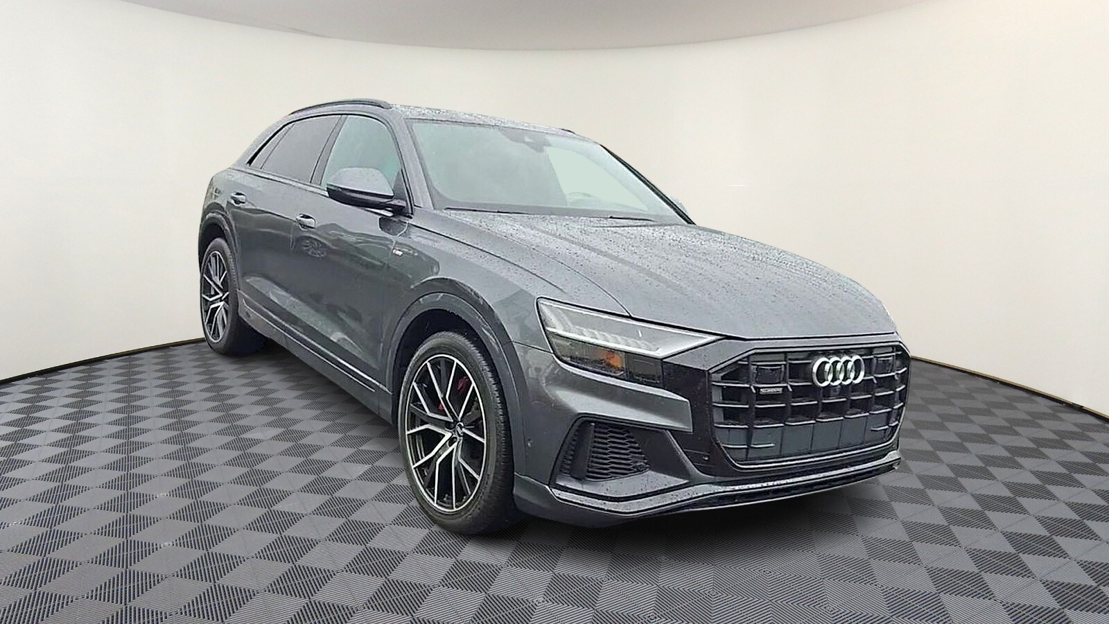 2021 Audi Q8 55 Prestige photo 2