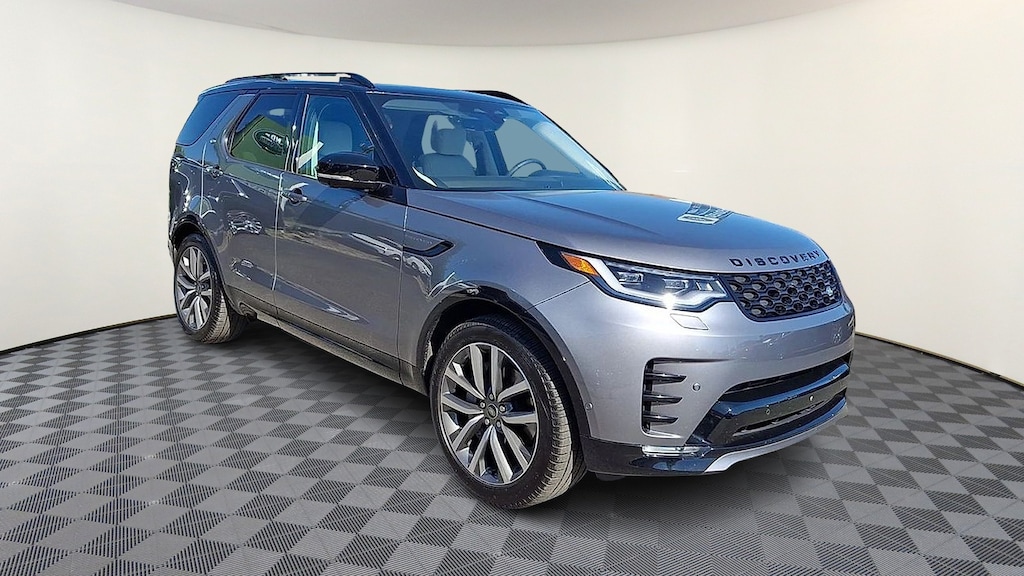 Certified 2025 Land Rover Discovery P300 Dynamic SE SUV