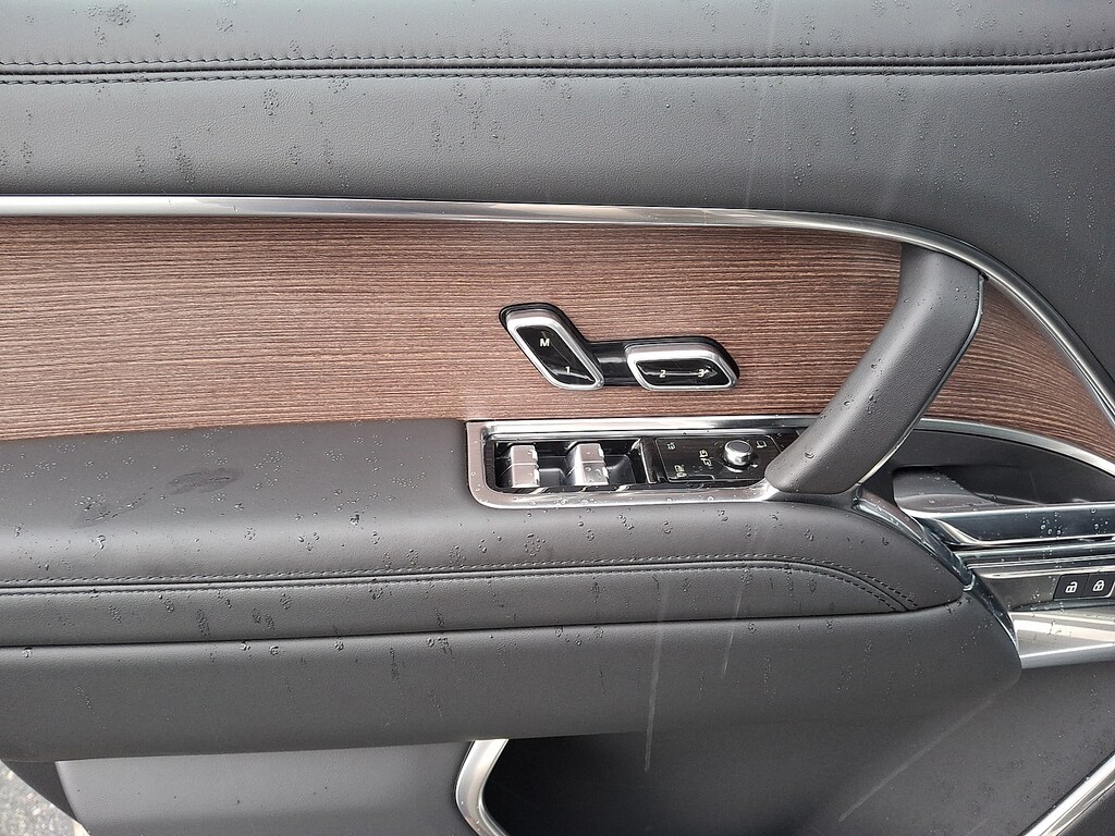 New 2026 Land Rover Range Rover P400 SE Sport Utility