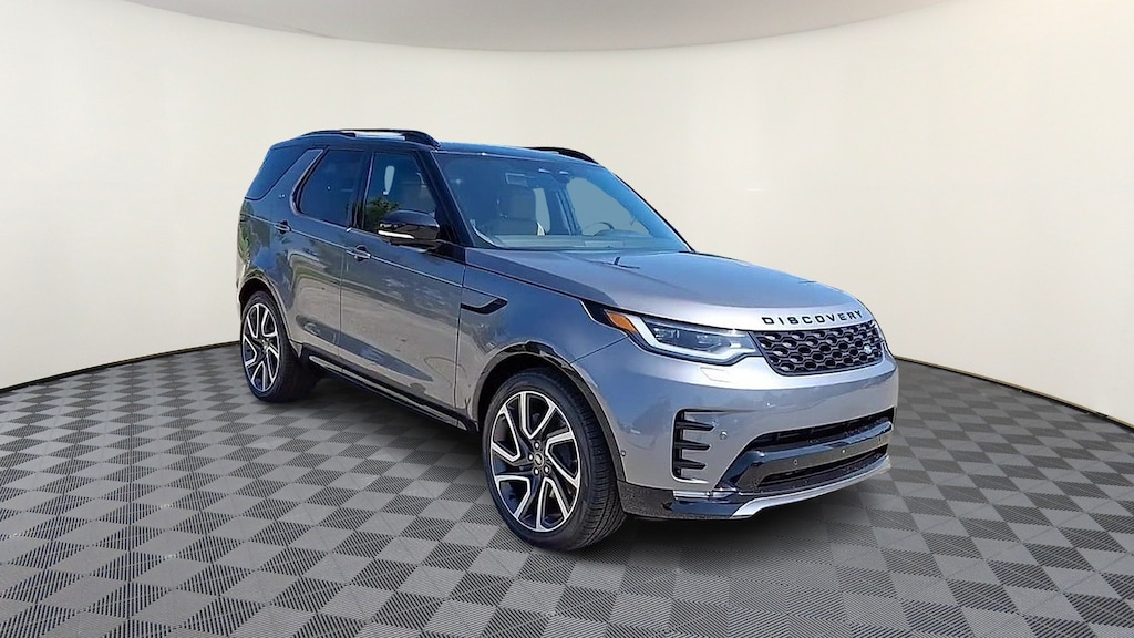 Used 2025 Land Rover Discovery P300 Dynamic SE SUV