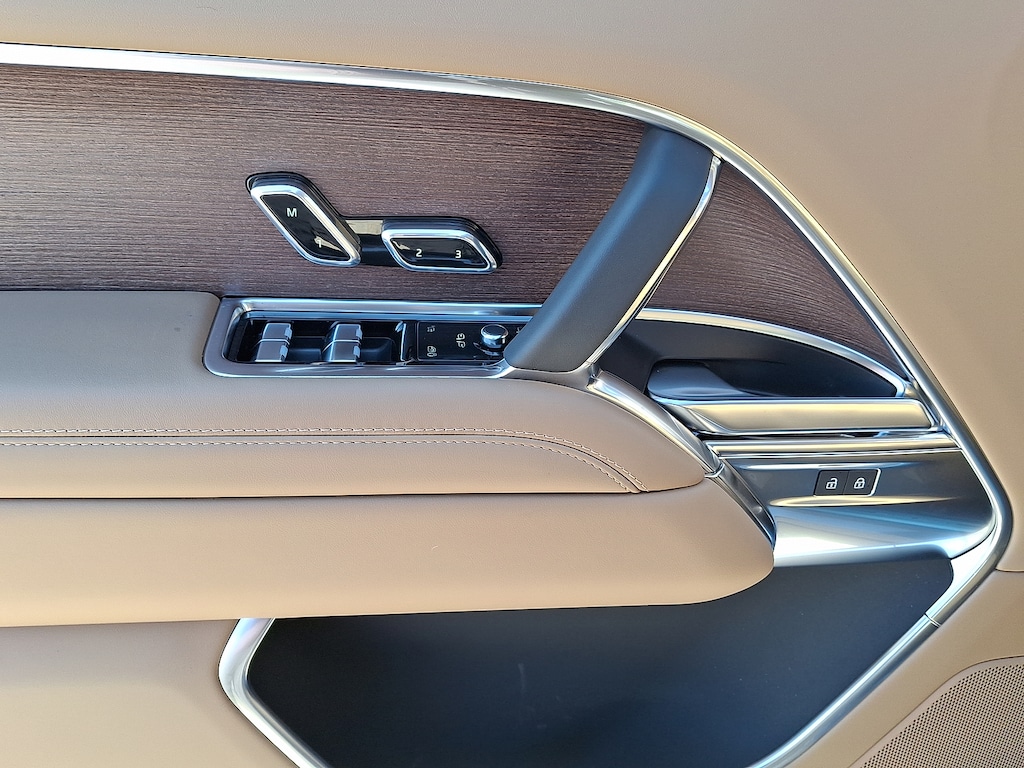 New 2026 Land Rover Range Rover P400 SE 7 Seat Sport Utility