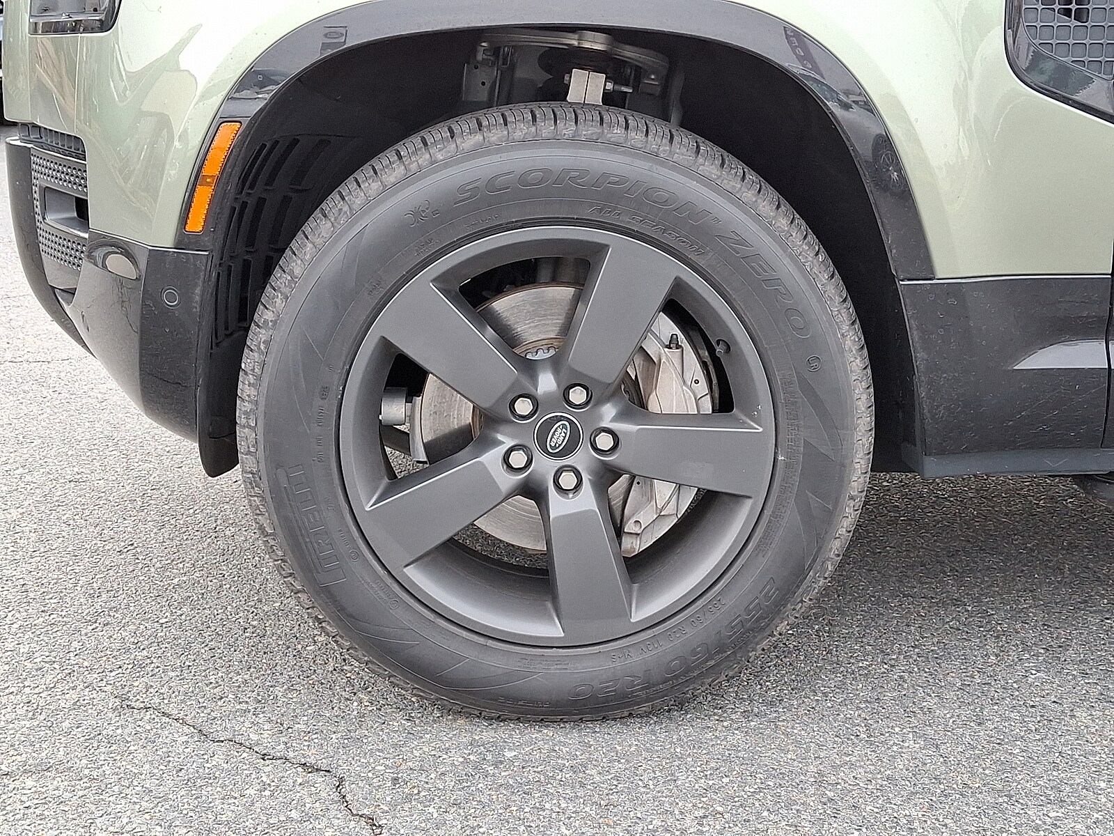 2023 Land Rover Defender 110 X-Dynamic SE photo 2