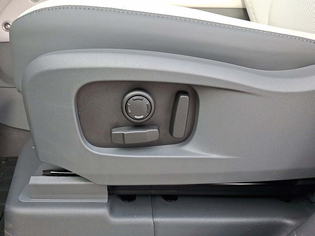 New 2026 Land Rover Defender 110 P400 X-Dynamic SE Sport Utility