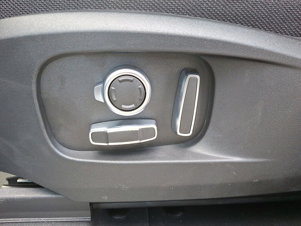 New 2026 Land Rover Defender 130 P500 V8 Sport Utility